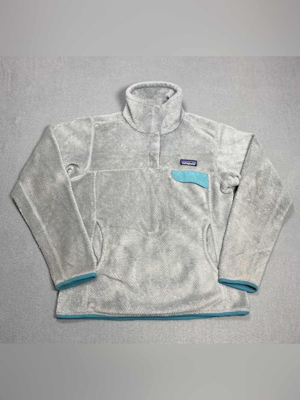 Patagonia Light Gray Fleece Pullover with Teal Trim XS